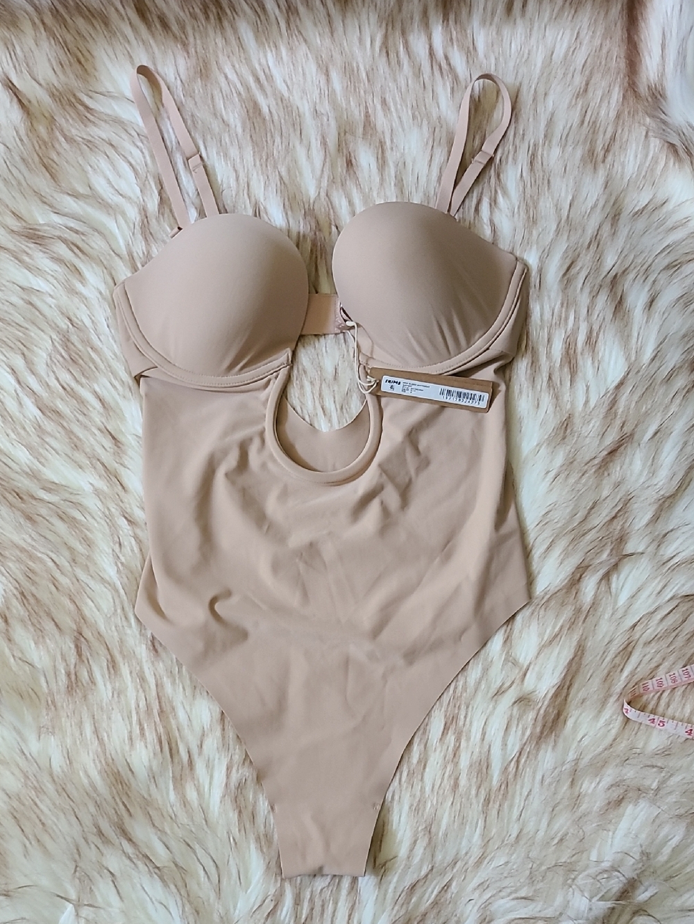 NWT SKIMS Deep Plunge Shapewear Thong Bodysuit Size M Clay